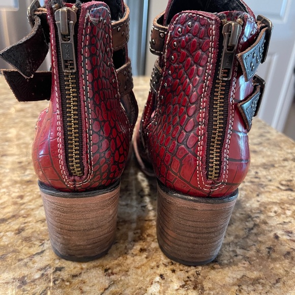 Freebird by Stephen Saphire size 9 red - Picture 2 of 10